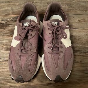 New Balance 327 - the intelligent choice